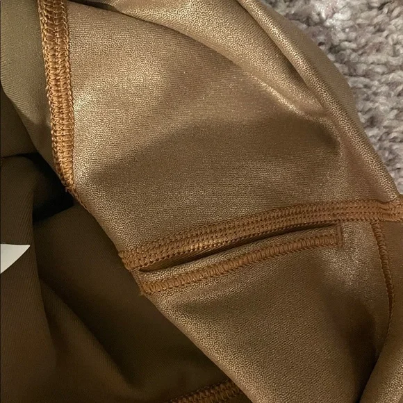 Retired LULULEMON Wunder Under Tight 28" Shine Gold SPECIAL EDITION Sz 4 new - Picture 7 of 9